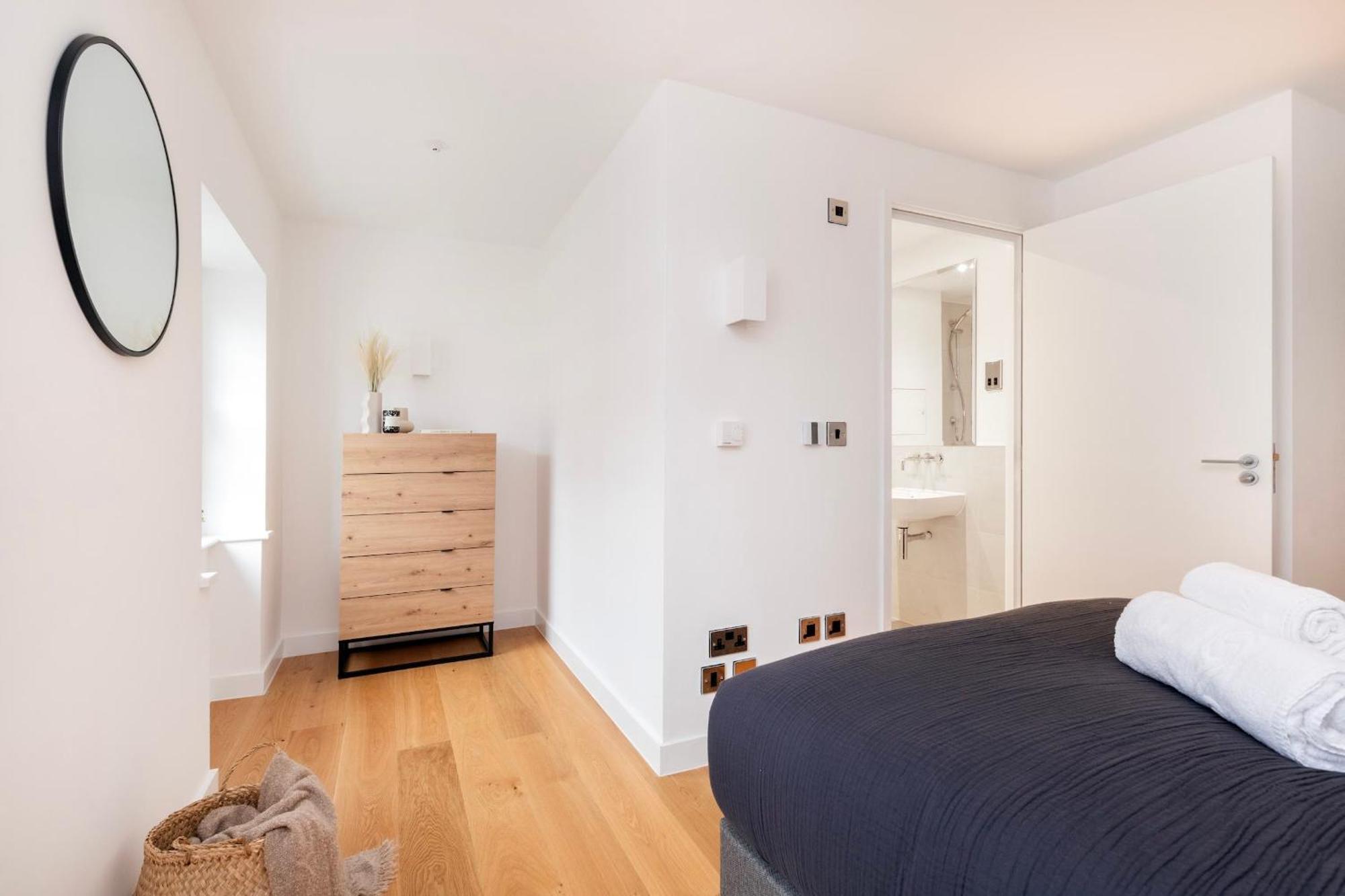 Fitzrovia & Soho - 2Br With Balcony - Cityapartmentstay Londýn Exteriér fotografie