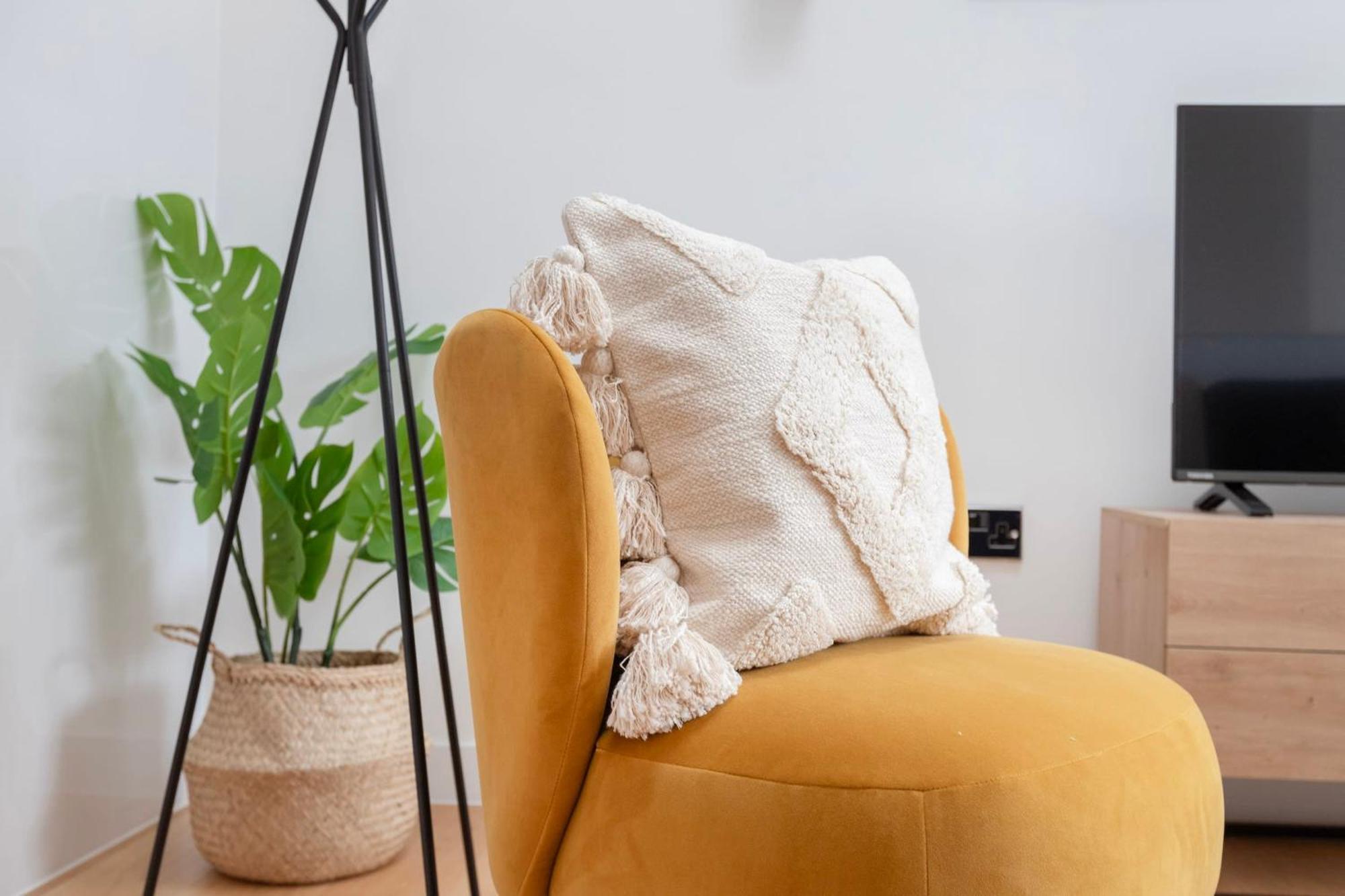 Fitzrovia & Soho - 2Br With Balcony - Cityapartmentstay Londýn Exteriér fotografie