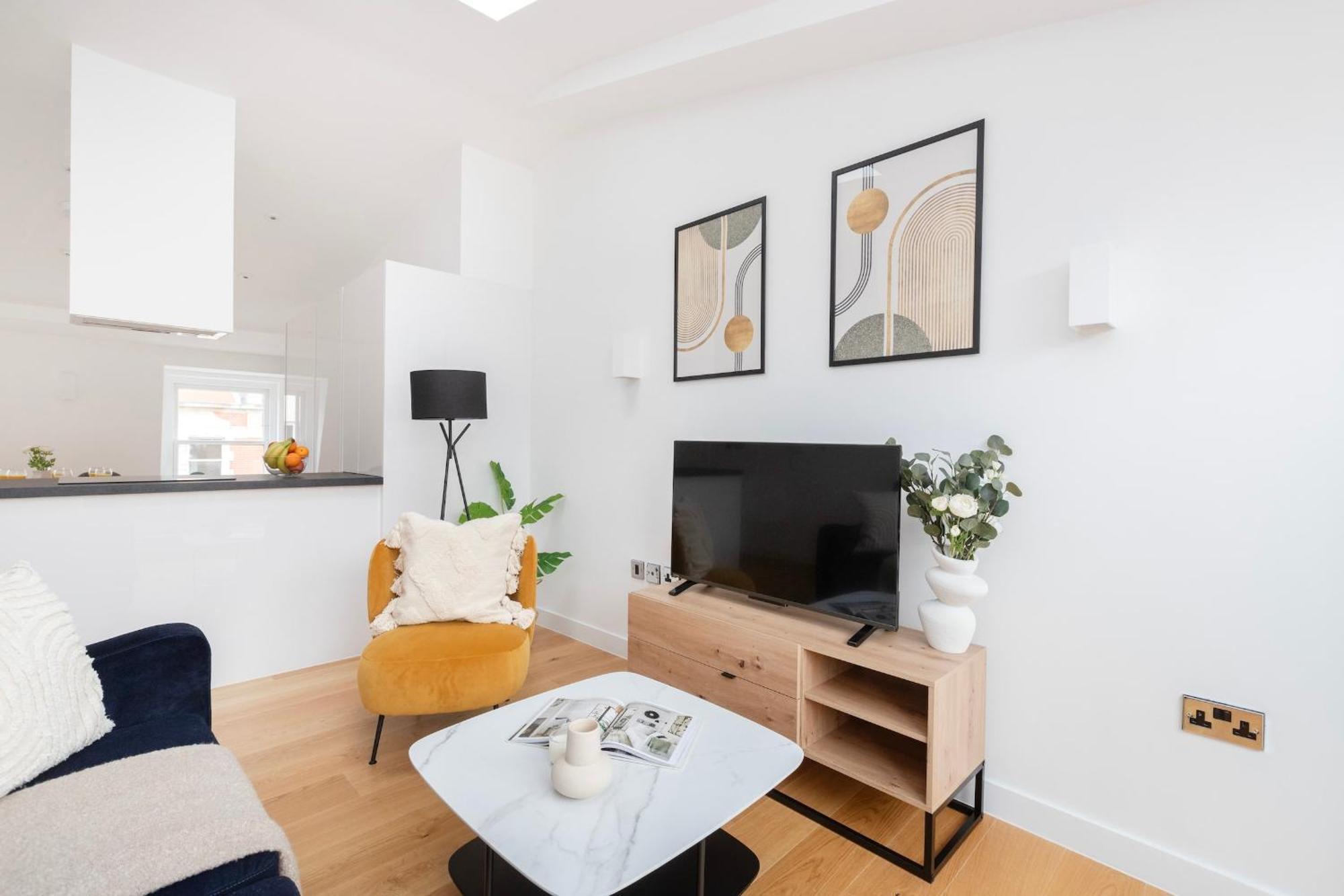 Fitzrovia & Soho - 2Br With Balcony - Cityapartmentstay Londýn Exteriér fotografie